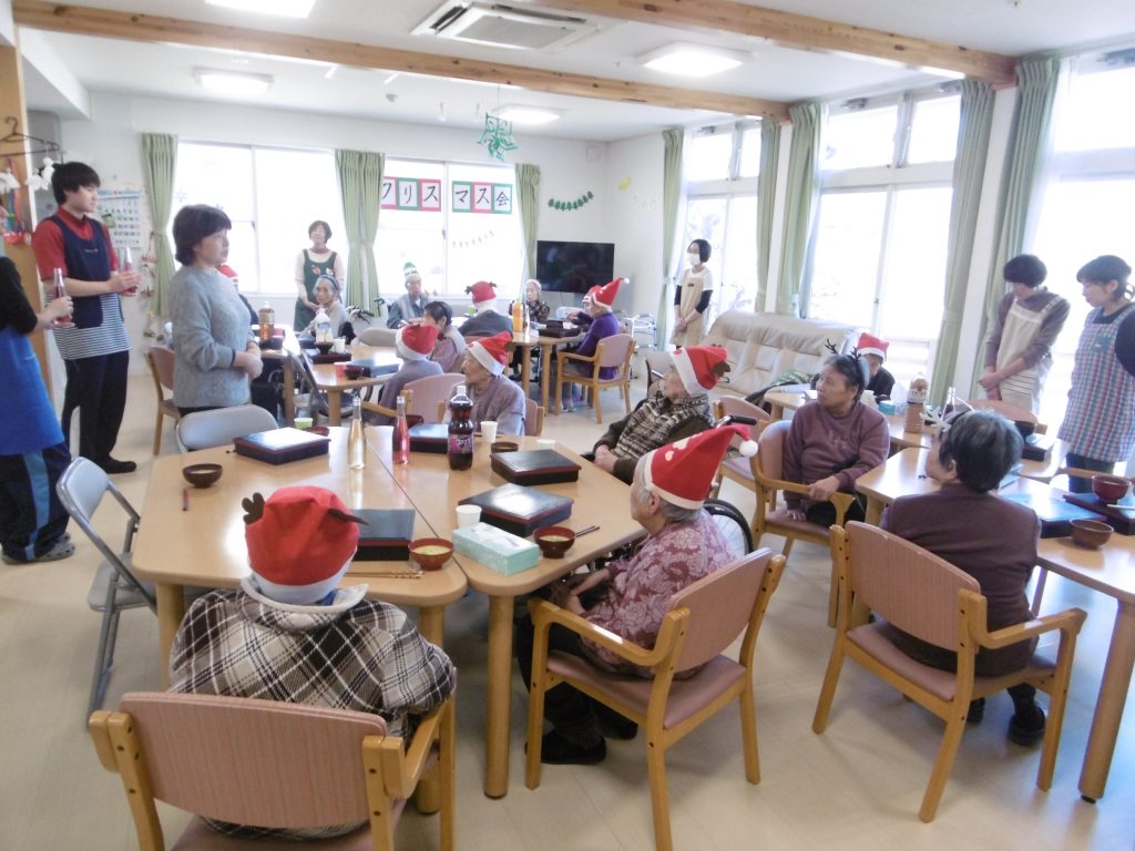 12月はクリスマス会を行いました。