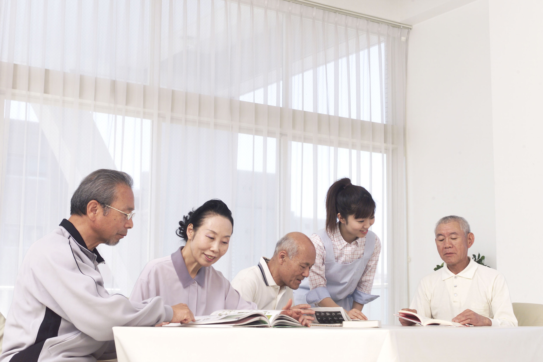 介護福祉士養成施設に受験義務化の方向へ